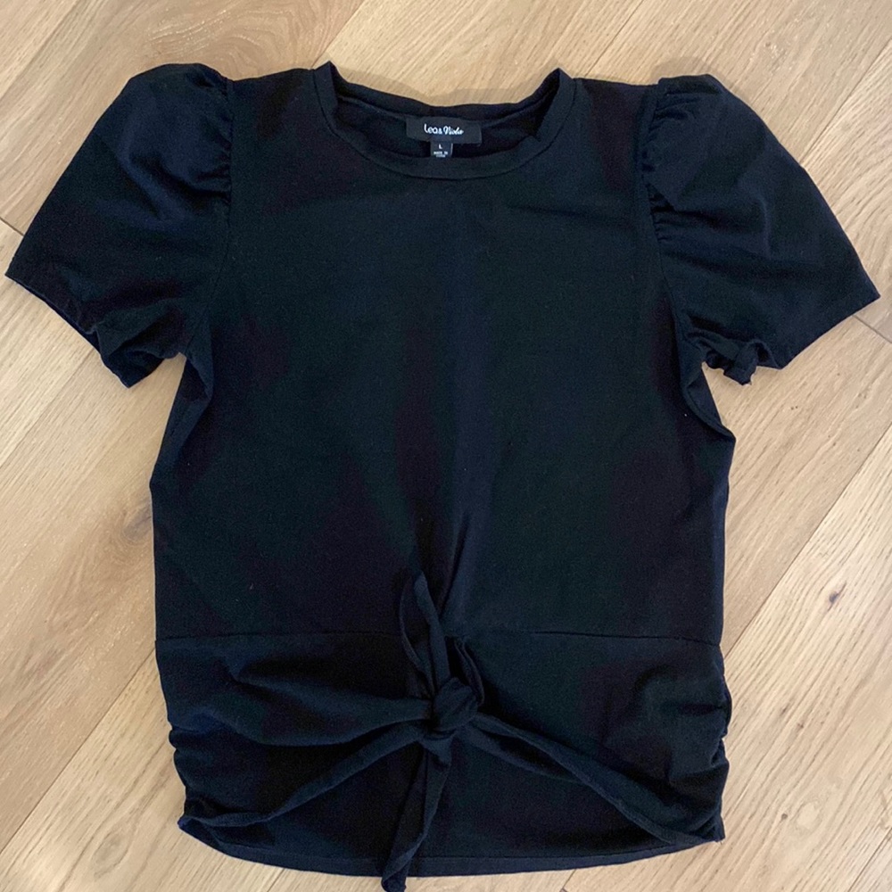 Lea and Viola top